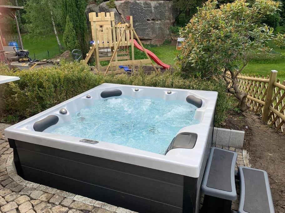 Waldferienhaus Dunja Mit Whirlpool, Sauna U Garten Hain  Buitenkant foto